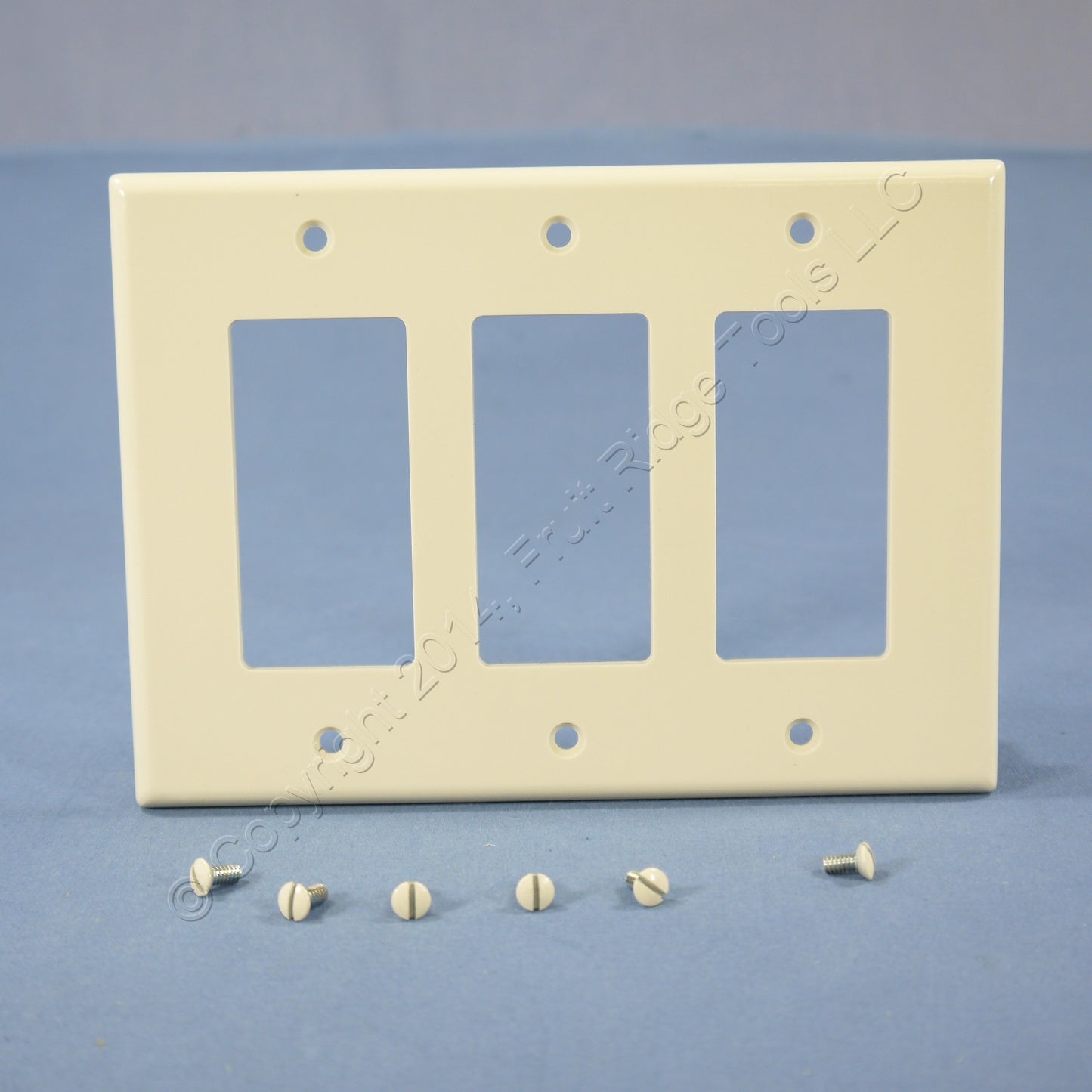 Leviton 80611-T Light Almond 3-Gang Decora GFCI Plastic Midway Wallplate Cover