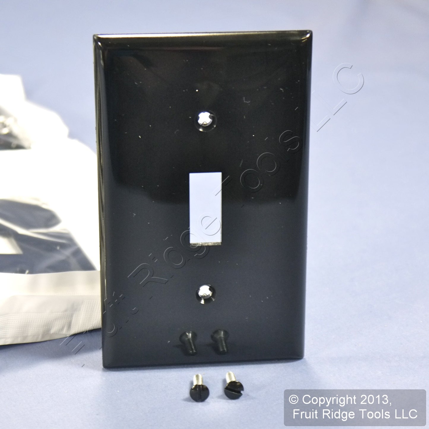 Leviton 80701-E Black 1-Gang Toggle Switch Unbreakable Nylon Wallplates 25pcs