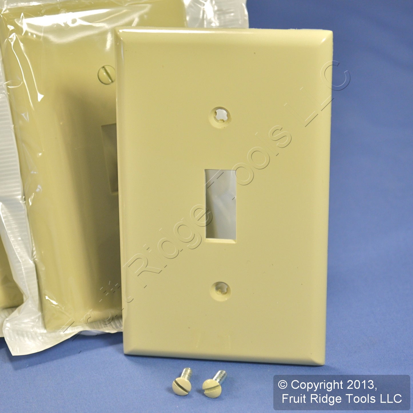 Leviton 80701-I Ivory 1-Gang Toggle Switch Unbreakable Nylon Wallplates 200pcs