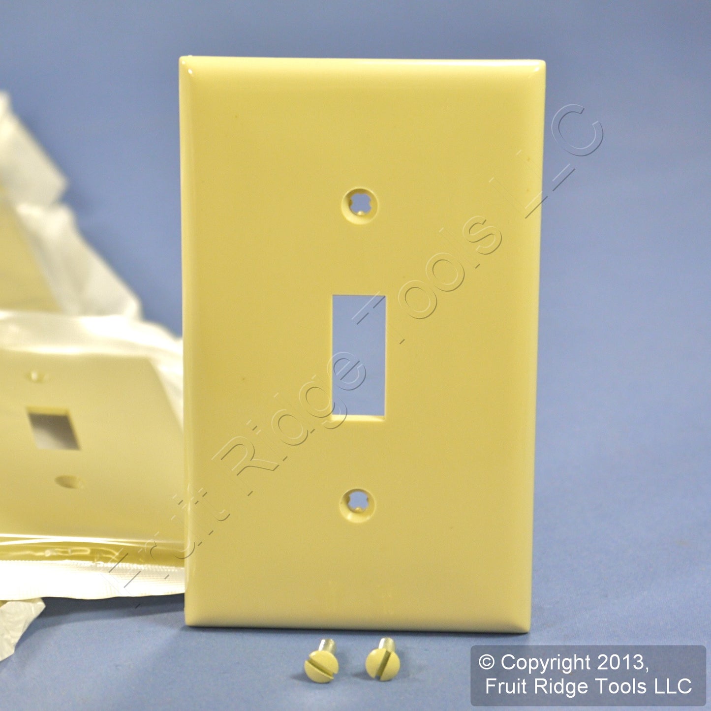 Leviton 80701-I Ivory 1-Gang Toggle Switch Unbreakable Nylon Wallplates 25pcs