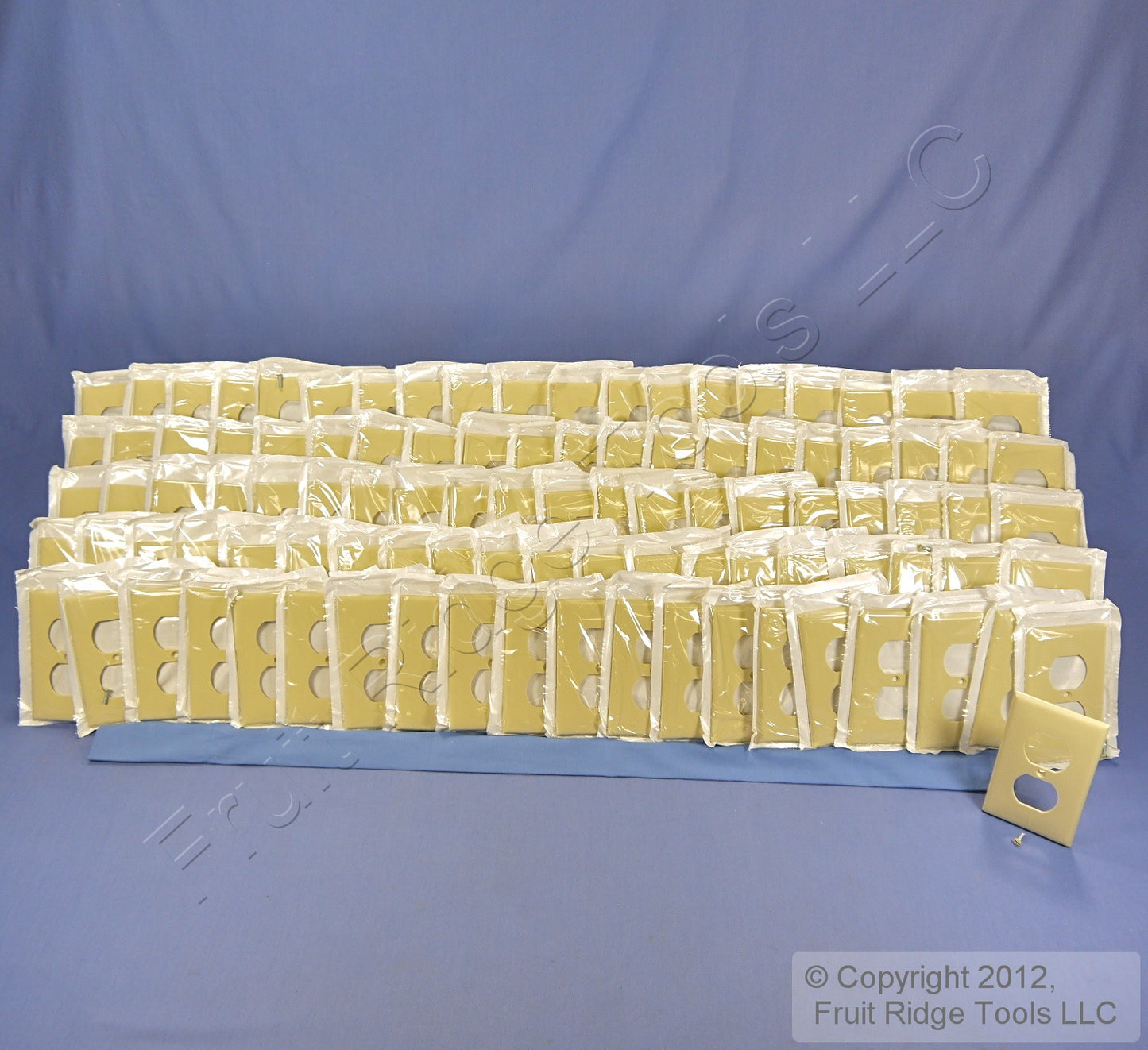 Leviton 80703-I Ivory 1-Gang Duplex Outlet Unbreakable Standard Wallplate 100pcs