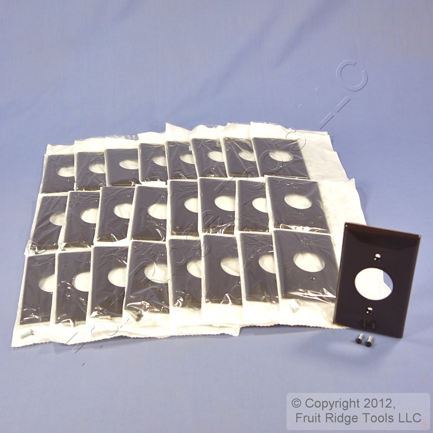 Leviton 80704 Brown 1-Gang 1.406in. Outlet Unbreakable Wallplate Covers 25pcs