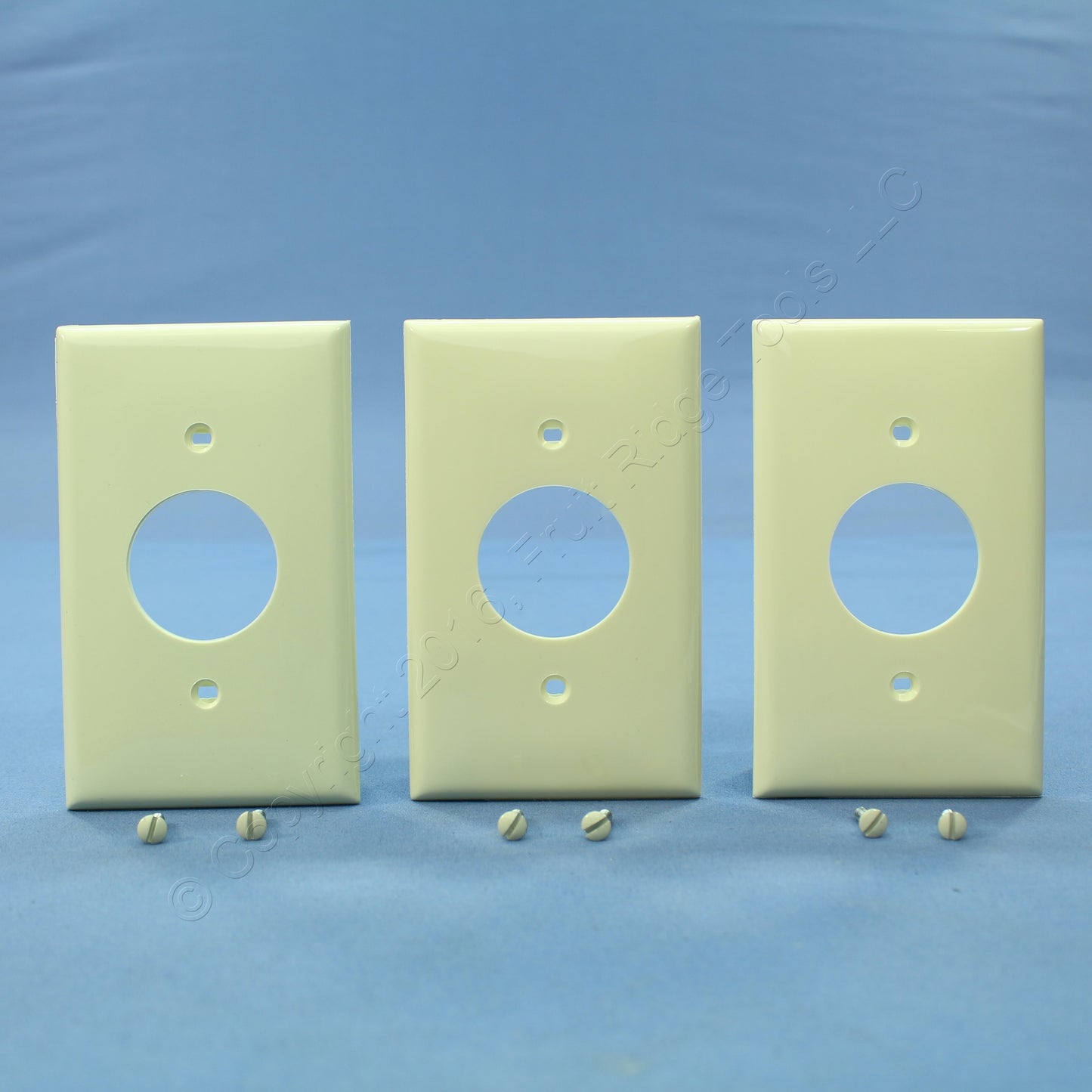 Leviton 80704-A Almond 1-Gang 1.406in. Outlet Unbreakable Wallplate Cover 3pcs