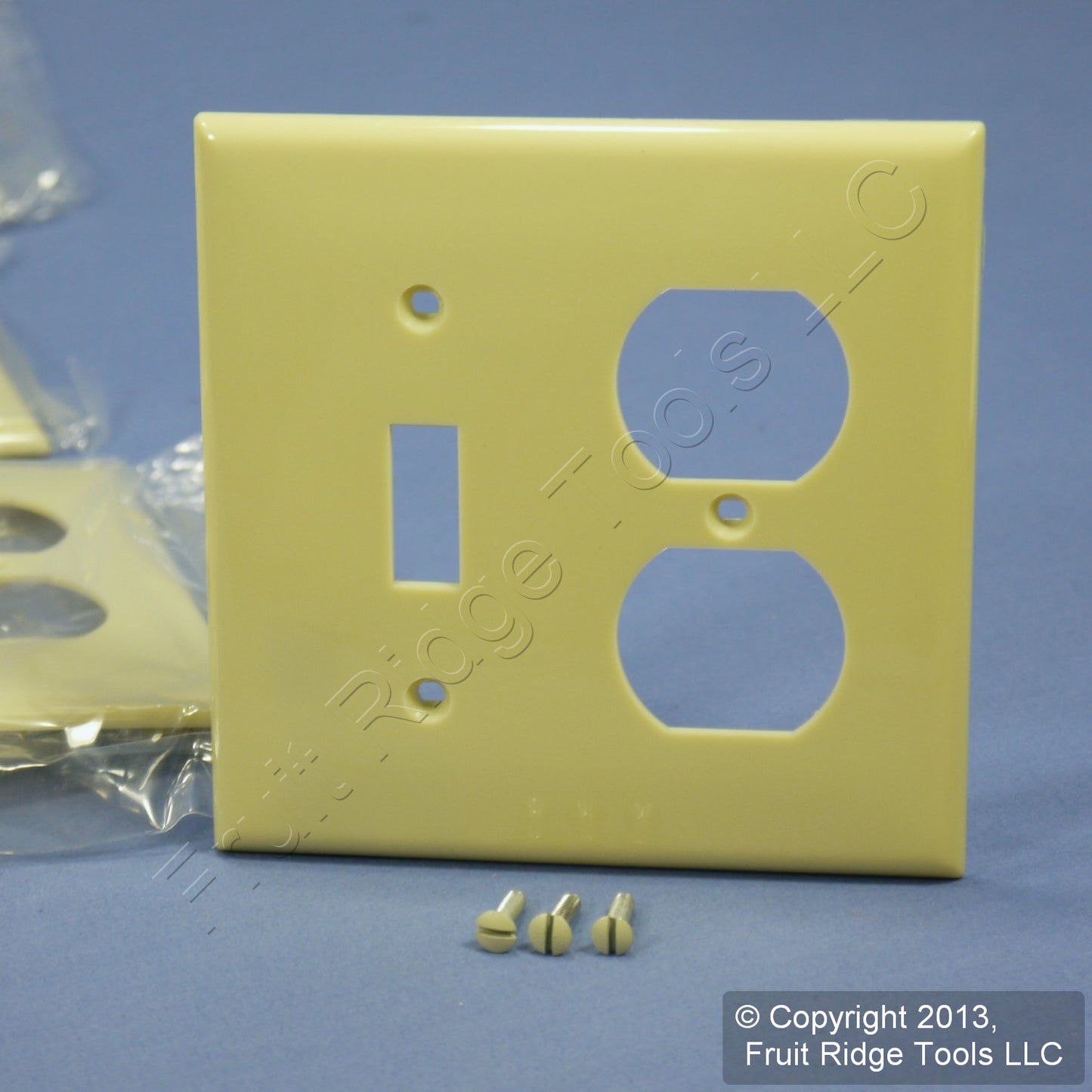 Leviton 80705-I Ivory 2-Gang Switch Outlet Unbreakable Nylon Wallplates 25-Pack