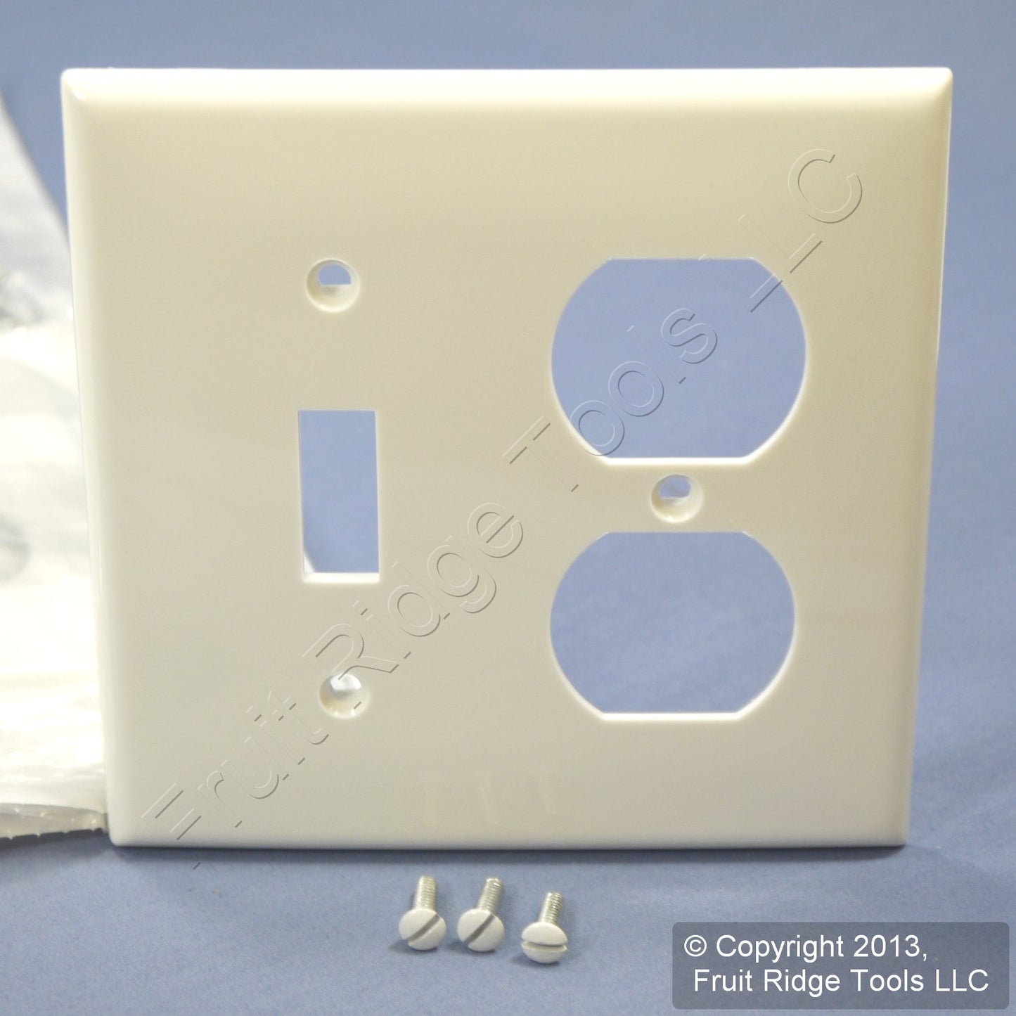 Leviton 80705-W White 2-Gang Unbreakable Toggle Duplex Outlet Wallplates 25-pack