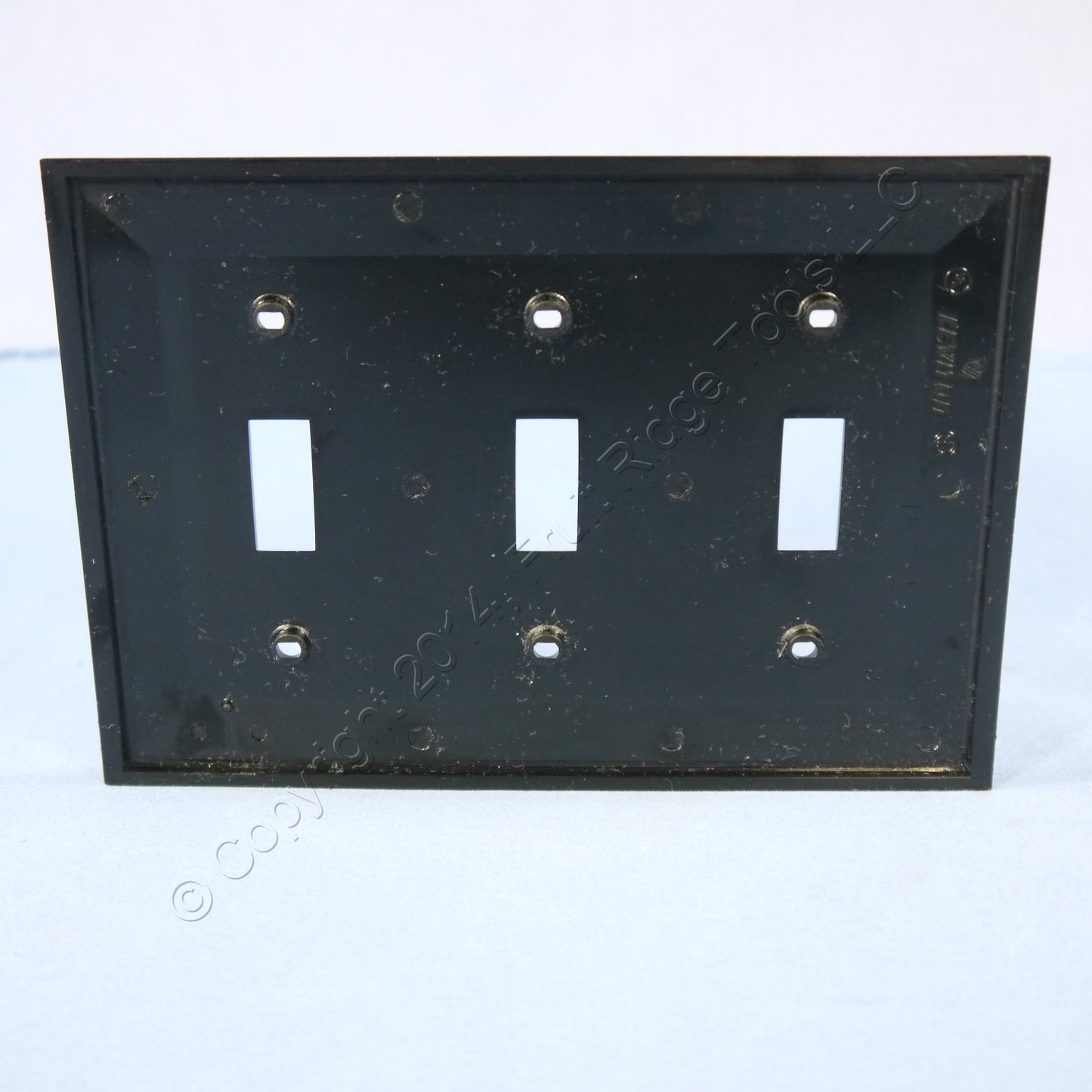 Leviton 80711-E Black 3-Gang Toggle Switch Unbreakable Nylon Wallplates 10pcs