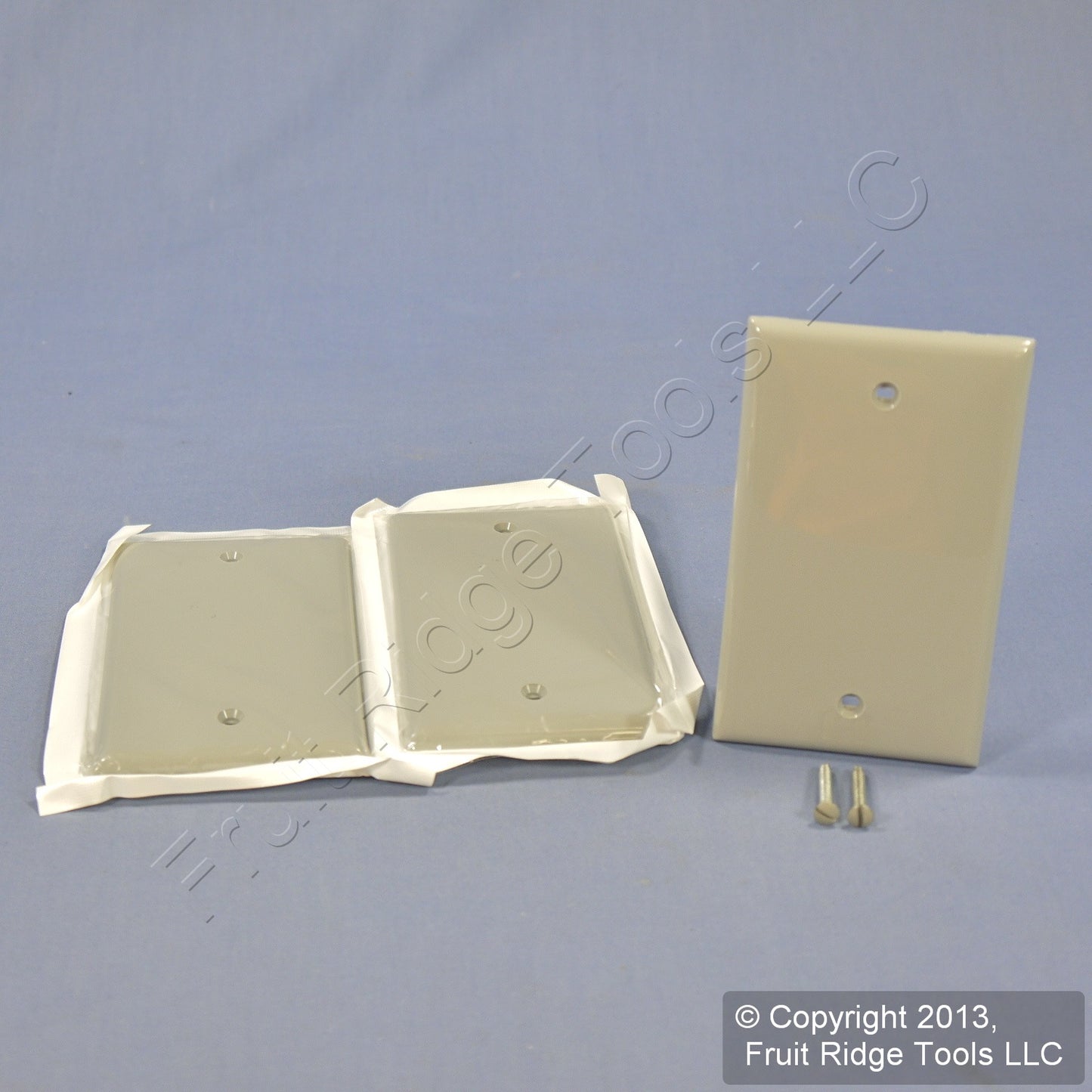 Leviton 80714-GY Gray 1-Gang Blank Nylon Wallplate Box Mount Grey Covers 3-Pack