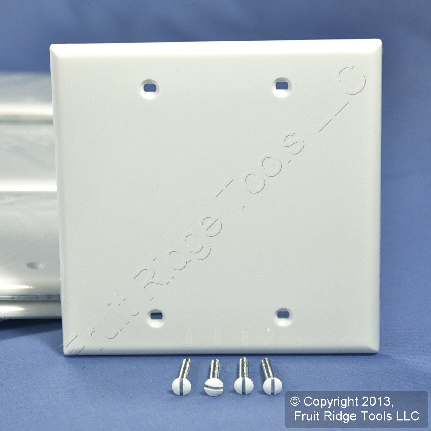 Leviton 80725-W White 2-Gang Blank Unbreakable Wallplate Cover Box Mount 25pcs