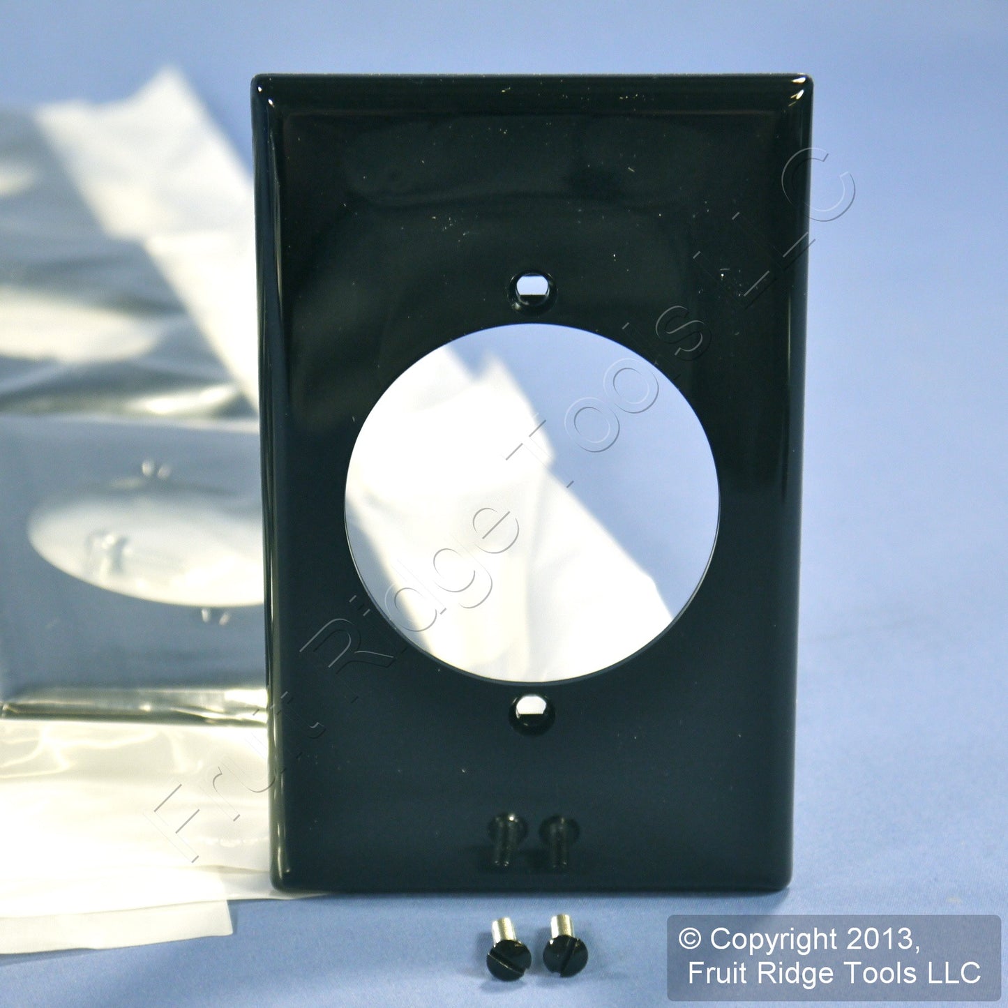 Leviton 80728-E Black 1-Gang Unbreakable Power Outlet 2.15" Midway Covers 25pcs