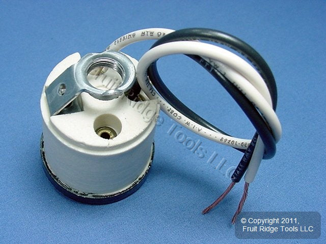 Leviton Porcelain Black Flange Keyless Medium Base Lampholder Socket 8152-060