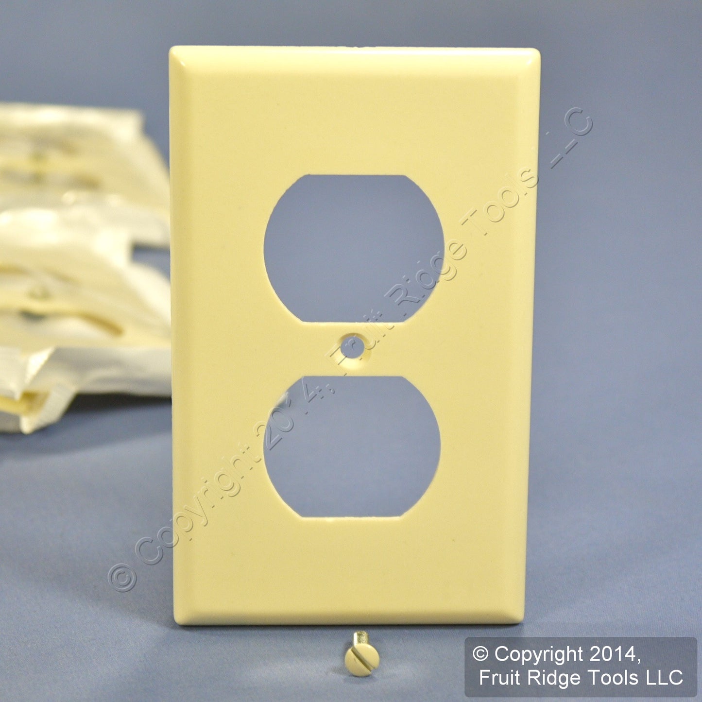 Leviton 82003 Almond 1-Gang Plastic Standard Duplex Outlet Wallplate Cover 10pcs
