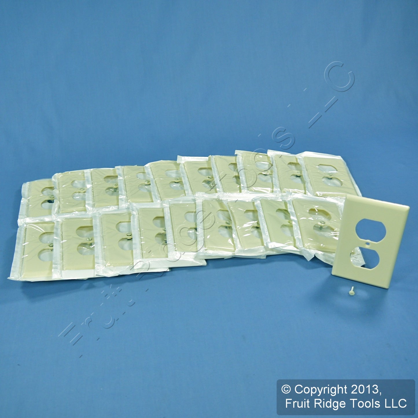 Leviton 82003 Almond 1-Gang Duplex Outlet Plastic Standard Wallplate Cover 20pcs