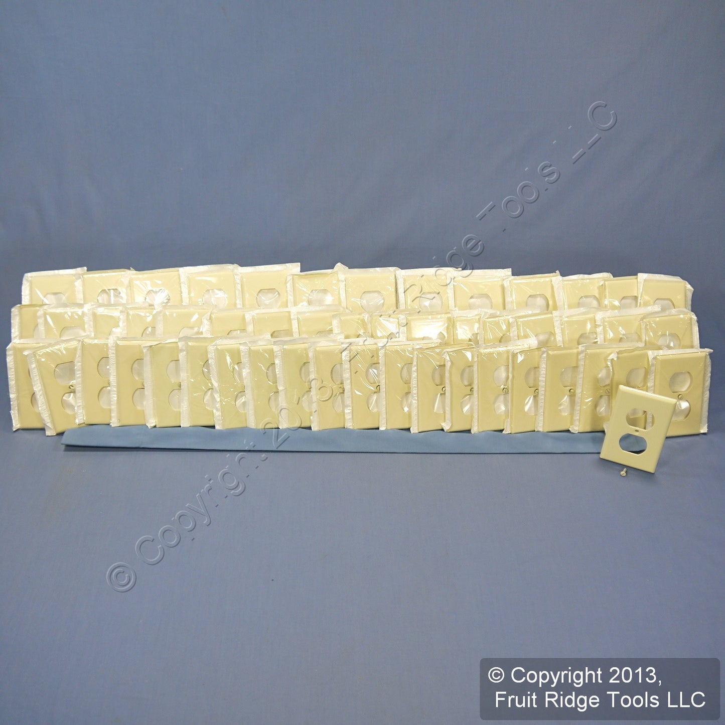 Leviton 82003 Almond 1-Gang Duplex Outlet Cover Thermoset Wallplates 50-Pack
