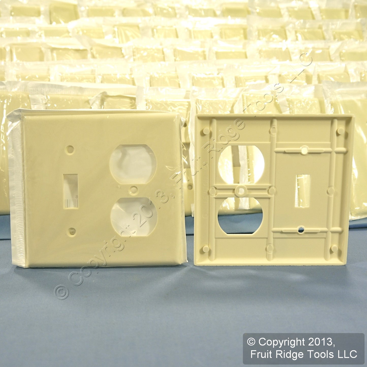 Leviton 82005 Almond Combo Switch Duplex Outlet Thermoset Wallplates 250-Pack