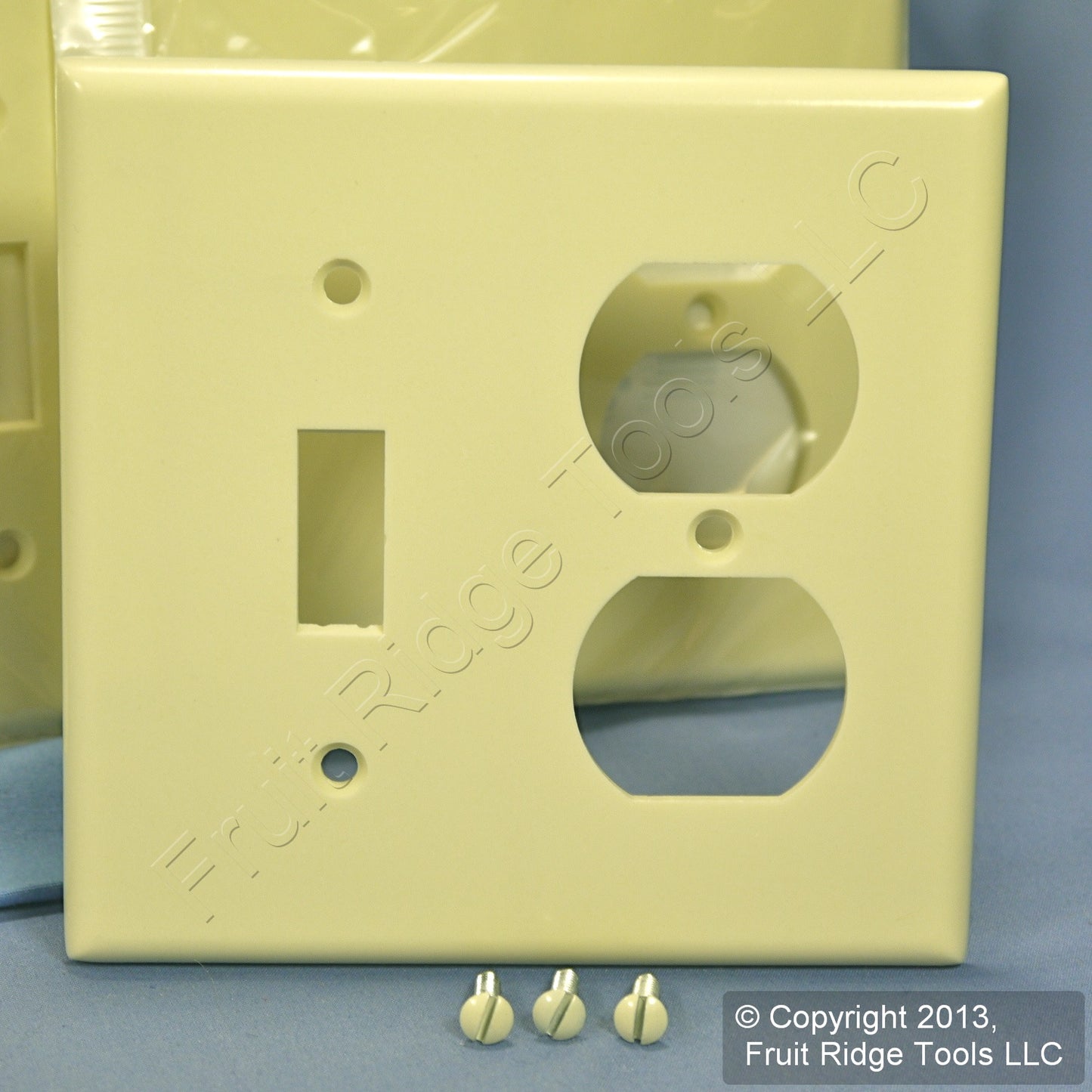 Leviton 82005 Almond 2-Gang Toggle Duplex Plastic Standard Wallplate Cover 50pcs