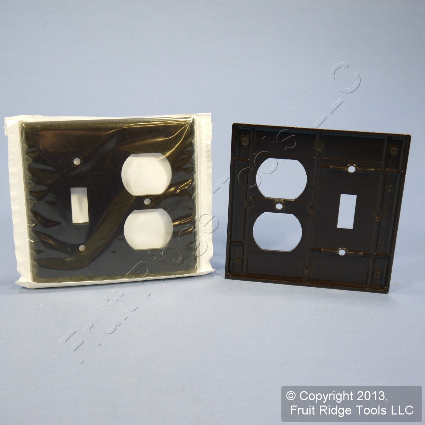 Leviton 85005 Brown 2-Gang Toggle Duplex Plastic Standard Wallplate Cover 25pcs