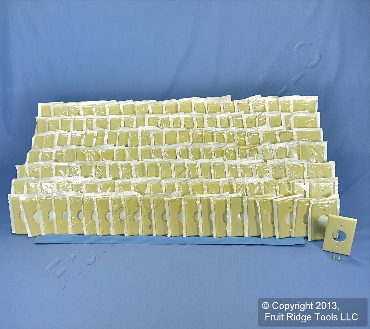 Leviton 86004 Ivory 1-Gang 1.406" Outlet Plastic Standard Wallplate Cover 40pcs