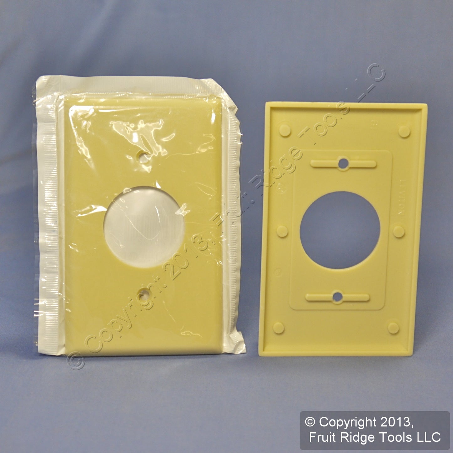 Leviton 86004 1-Gang Ivory Thermoset Wallplate Single 1.406" Outlet Cover 250pcs