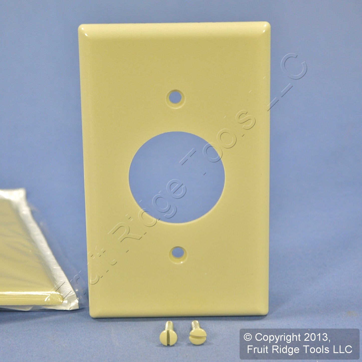 Leviton 86004 Ivory 1-Gang 1.406in. Outlet Plastic Standard Wallplate Cover 4pcs