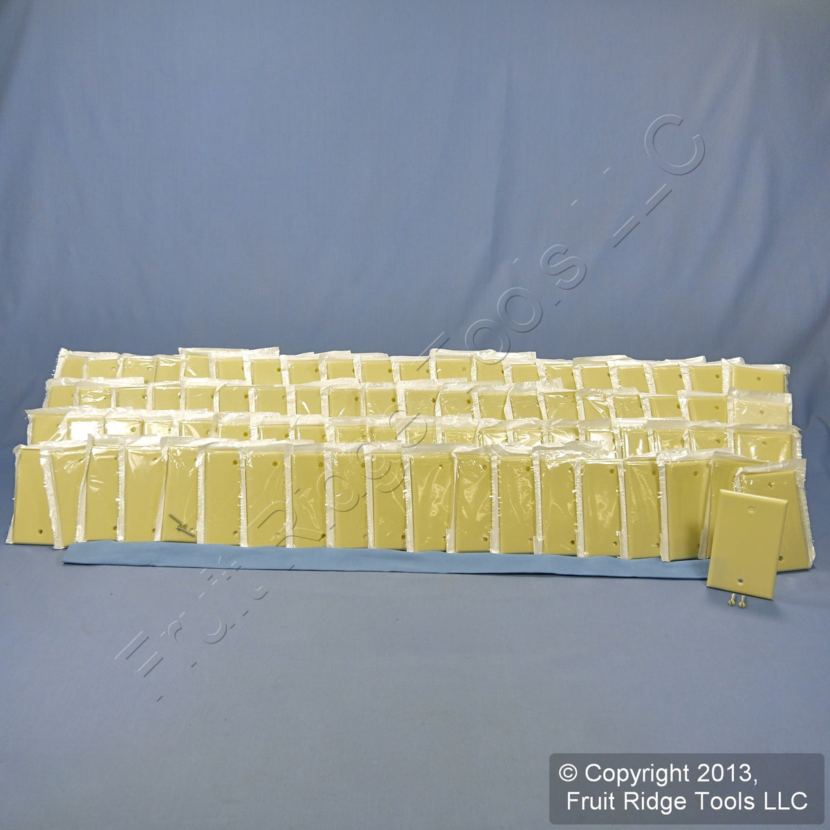 Leviton 86014 Ivory 1-Gang Blank Plastic Standard Wallplate Cover Box Mount 25pc
