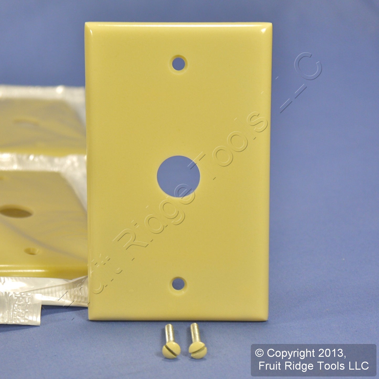 Leviton 86017 Ivory 1-Gang Phone .625" Hole Plastic Wallplate Box Mount 20pcs