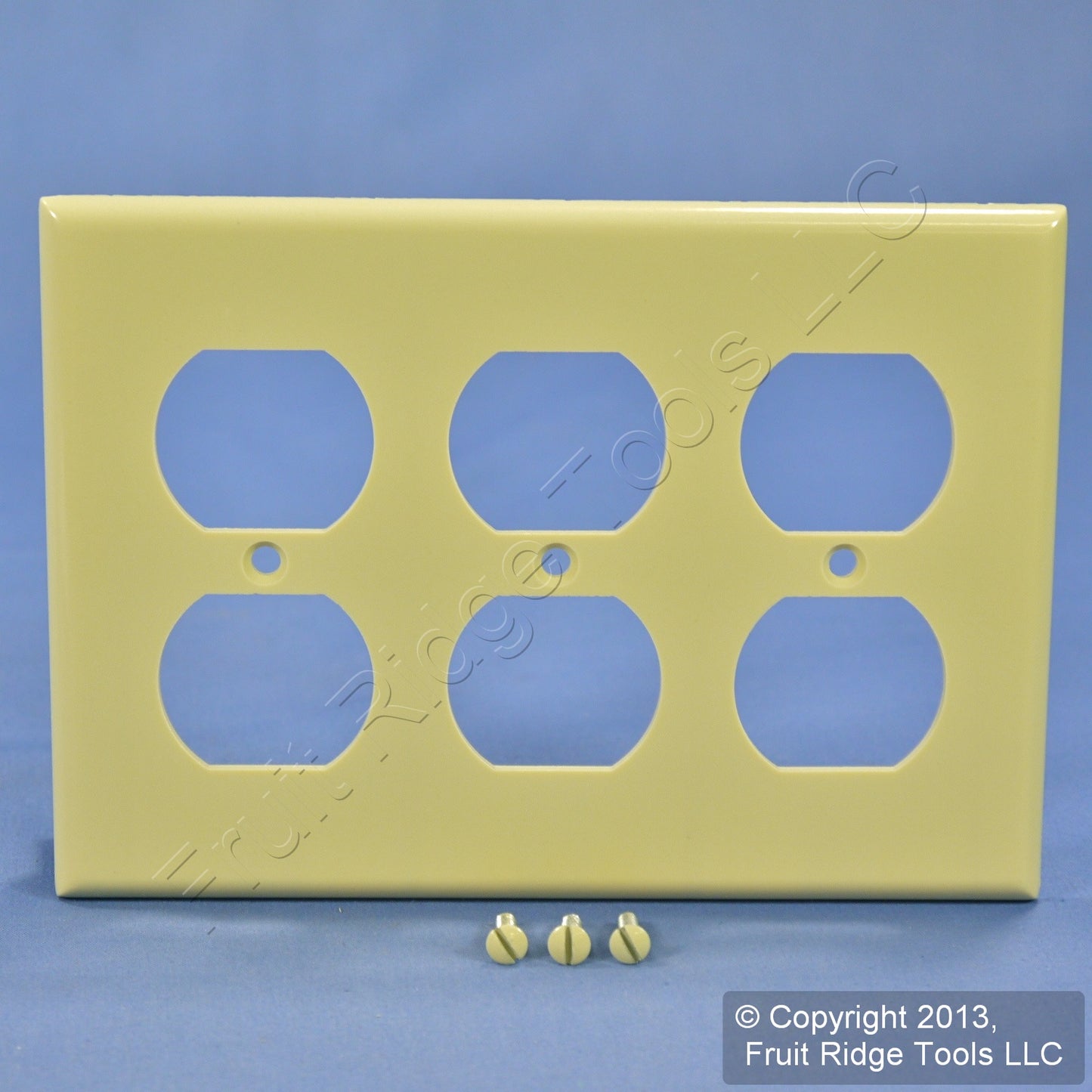 Leviton Ivory 3-Gang Outlet Cover Duplex Receptacle Wallplate 86030