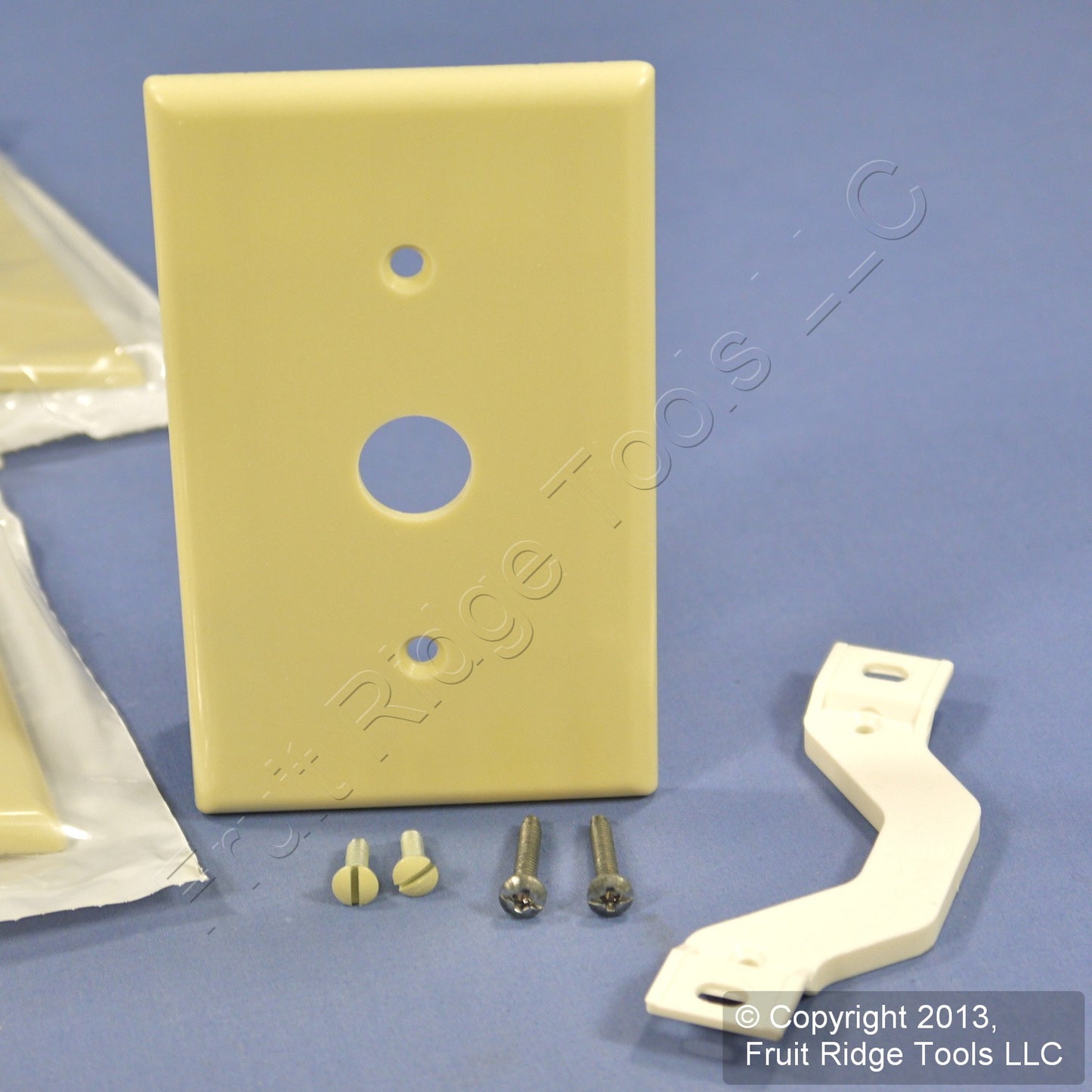 Leviton 86037 Ivory Cable Outlet Wallplates Telephone .625" Strap Mount 10-Pack