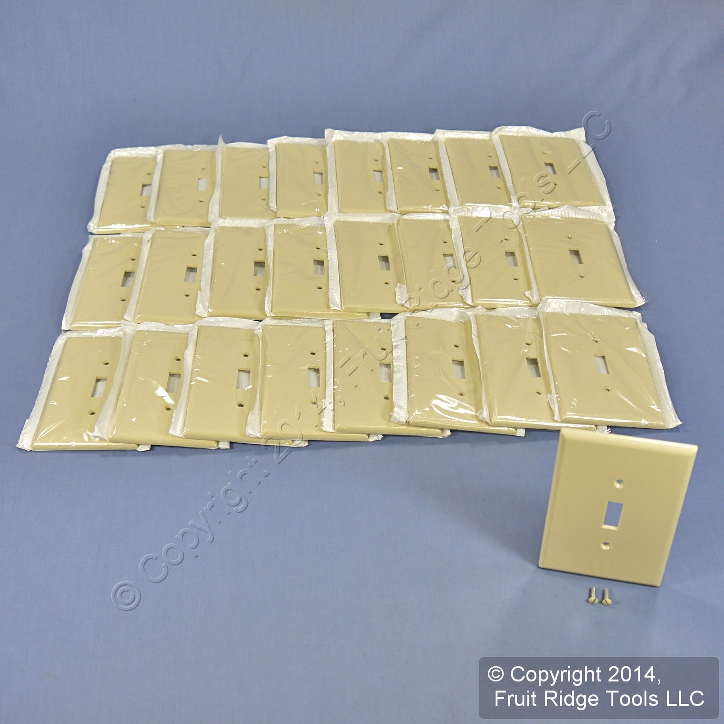 Leviton 86101 Ivory 1-Gang Toggle Switch Plastic Oversize Wallplate Covers 25pcs