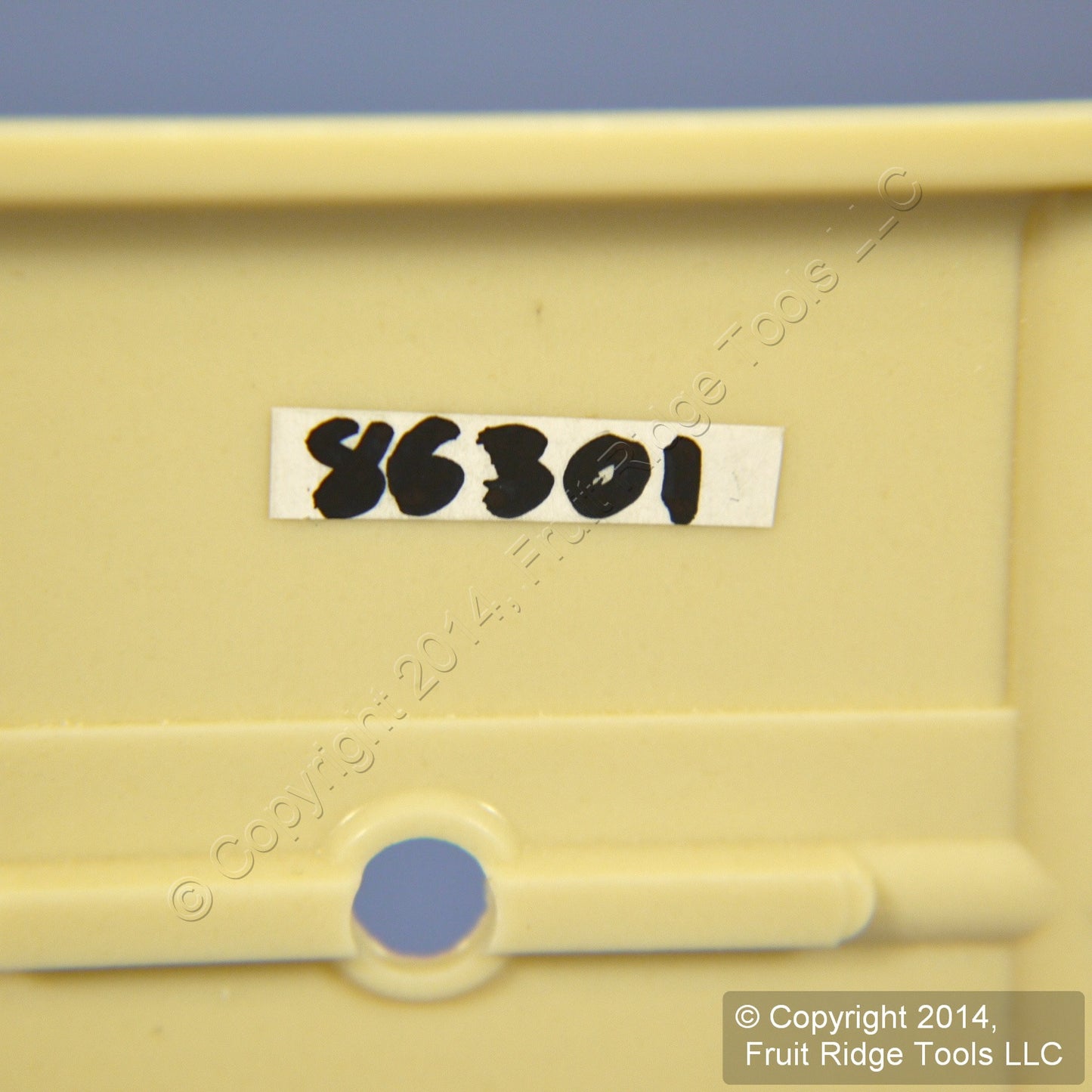Leviton 86301 Ivory 1-Gang Toggle Switch Plastic X-Deep Wallplate Covers 2pcs