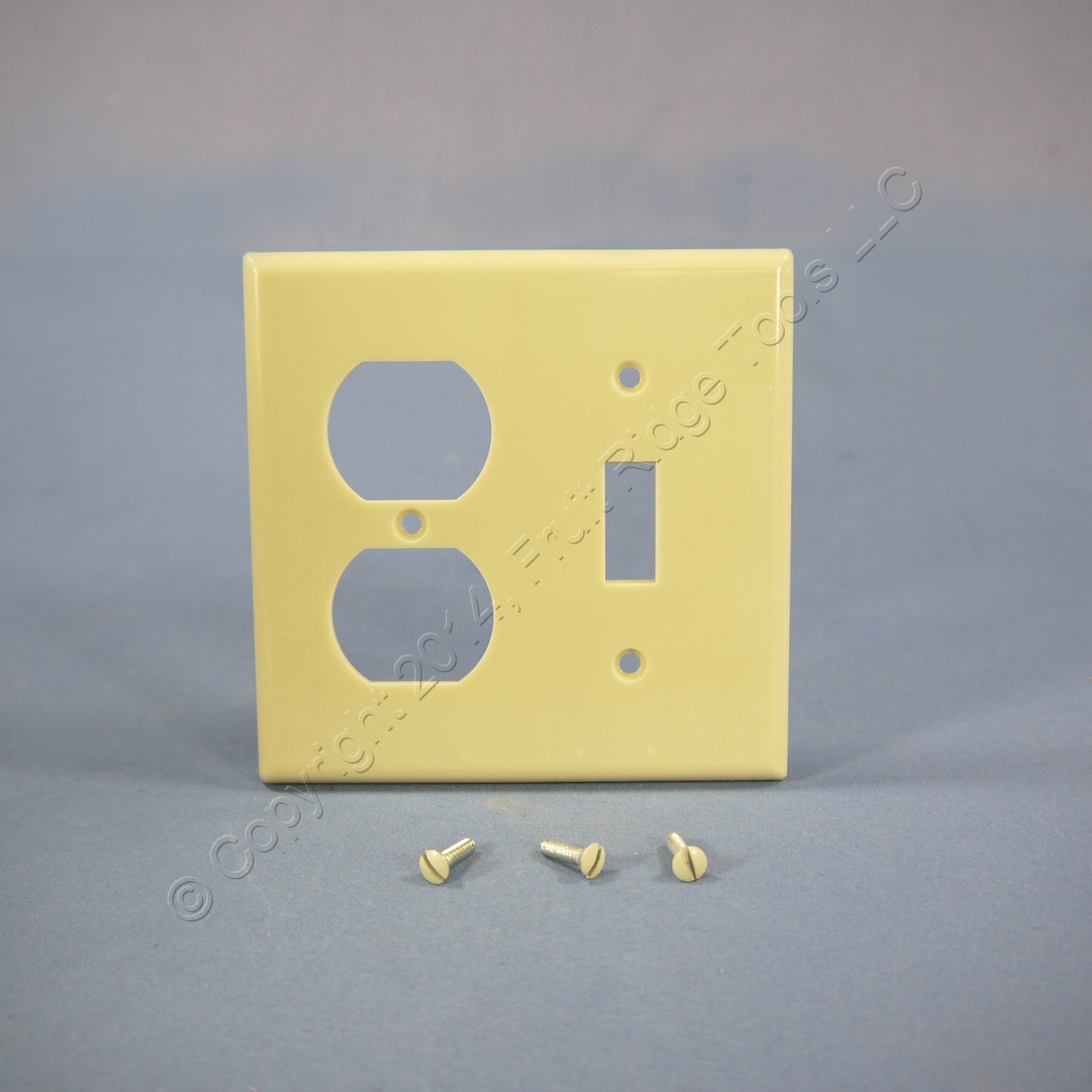 Leviton 86305 Ivory Deep Toggle Switch Duplex Outlet Cover Wallplates 25-Pack