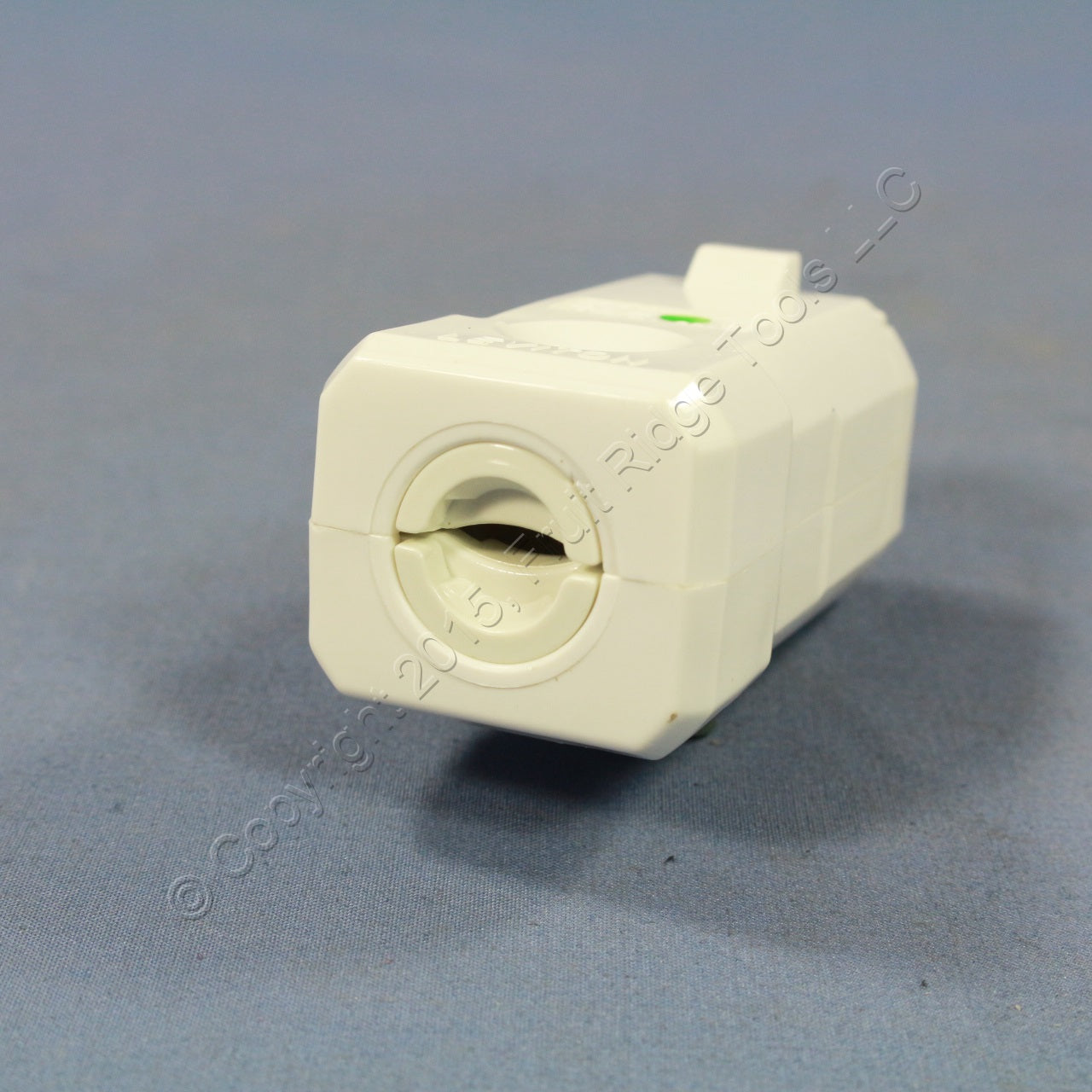 Leviton White Python Industrial Cord Connector Nema 6-15 6-15R 15A 250V 8659-V