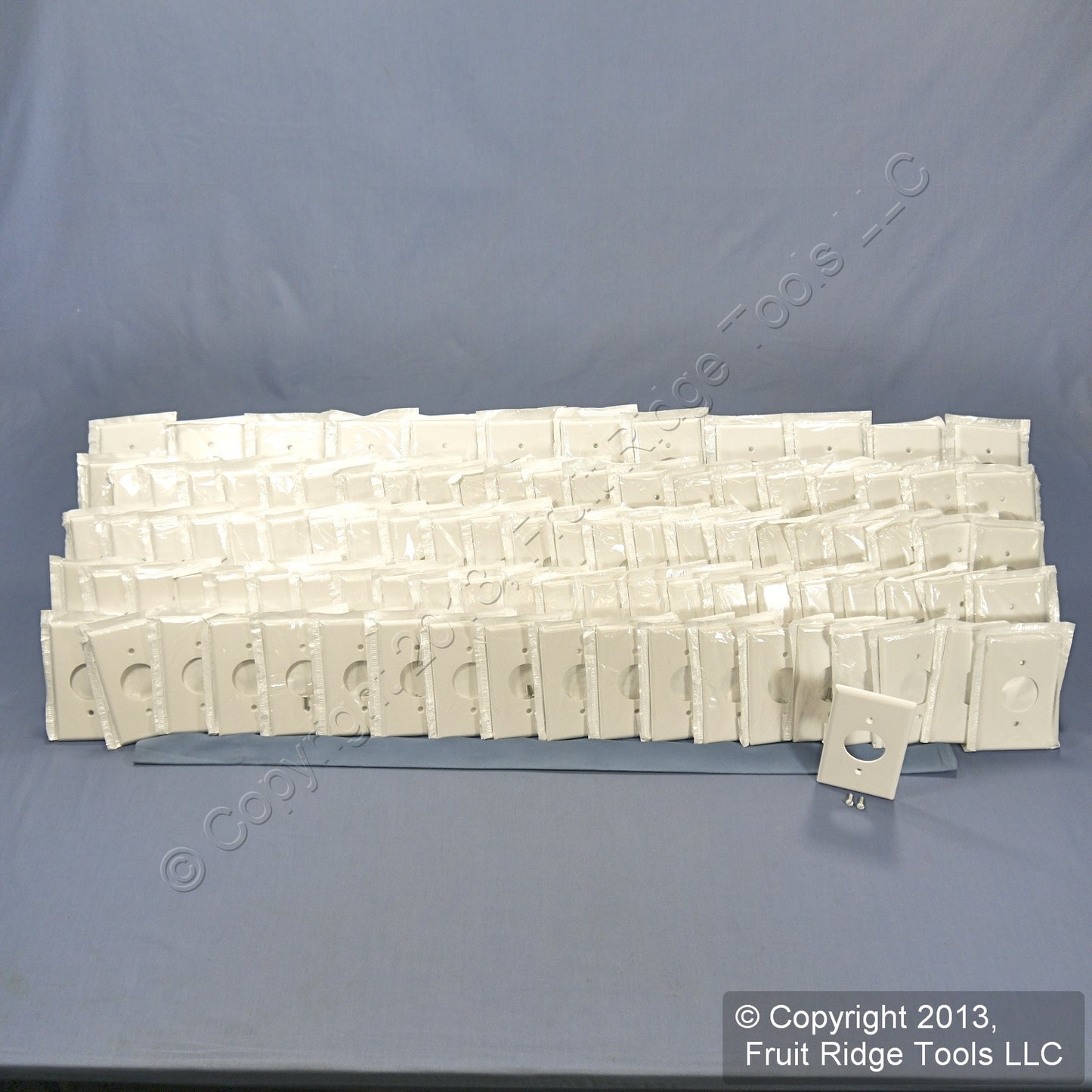 Leviton 88004 White 1-Gang 1.406" Outlet Plastic Standard Wallplate Cover 100pc