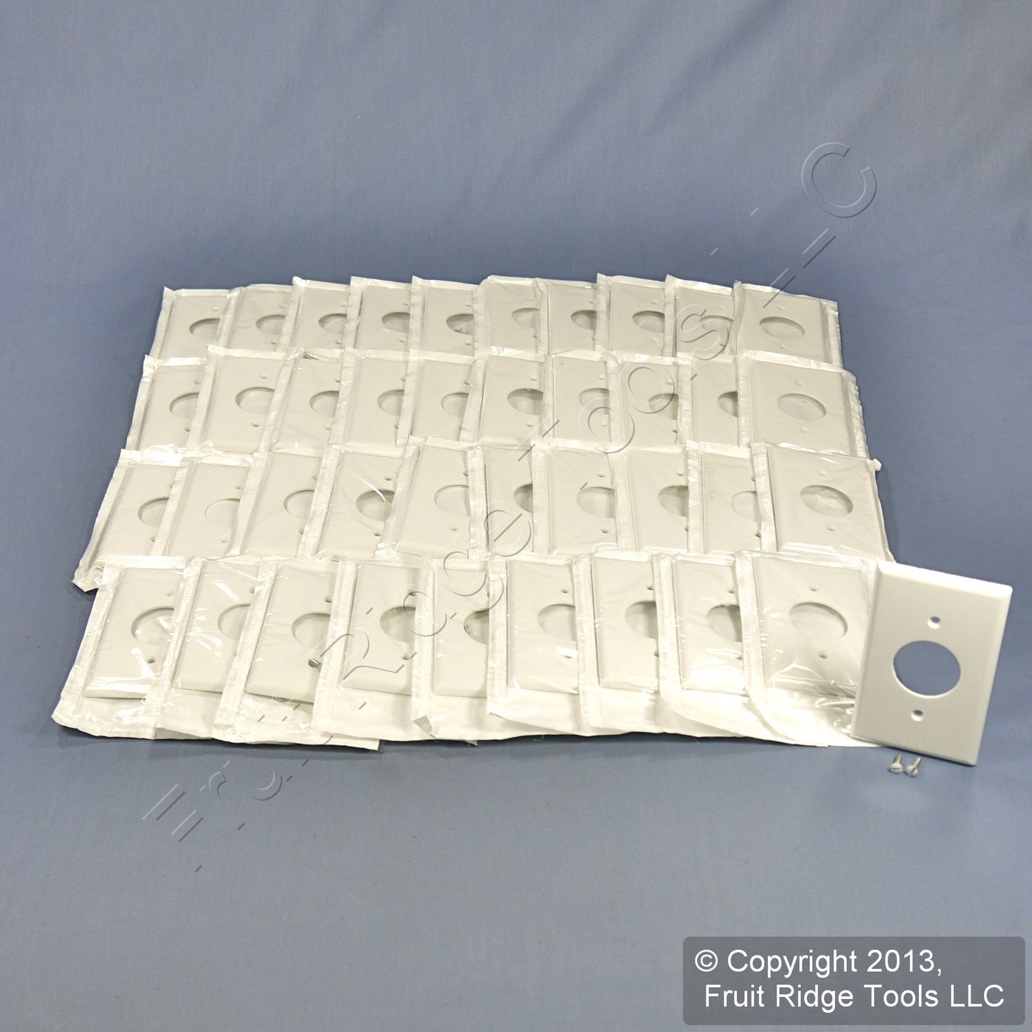Leviton 88004 White 1-Gang 1.406" Outlet Plastic Standard Wallplate Cover 40pcs