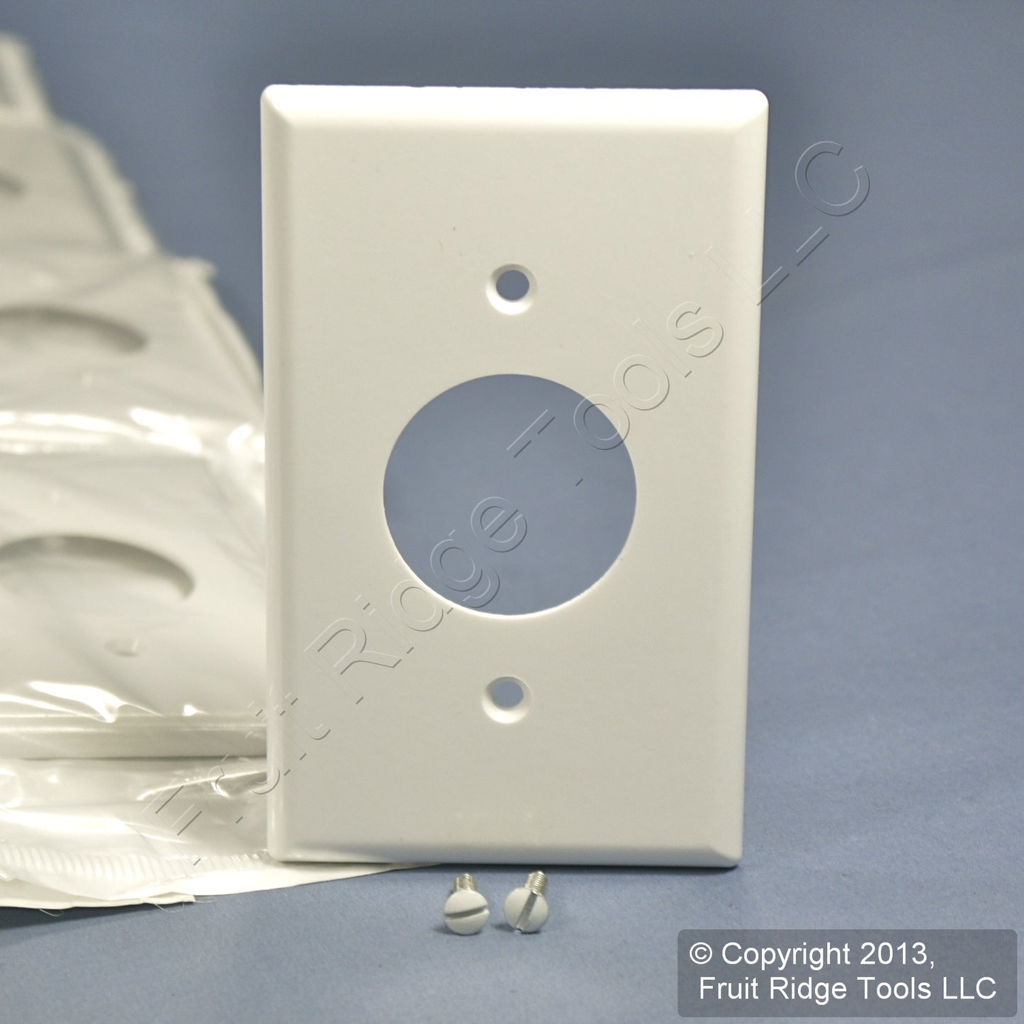 Leviton 88004 White 1-Gang 1.406" Outlet Plastic Standard Wallplate Cover 40pcs