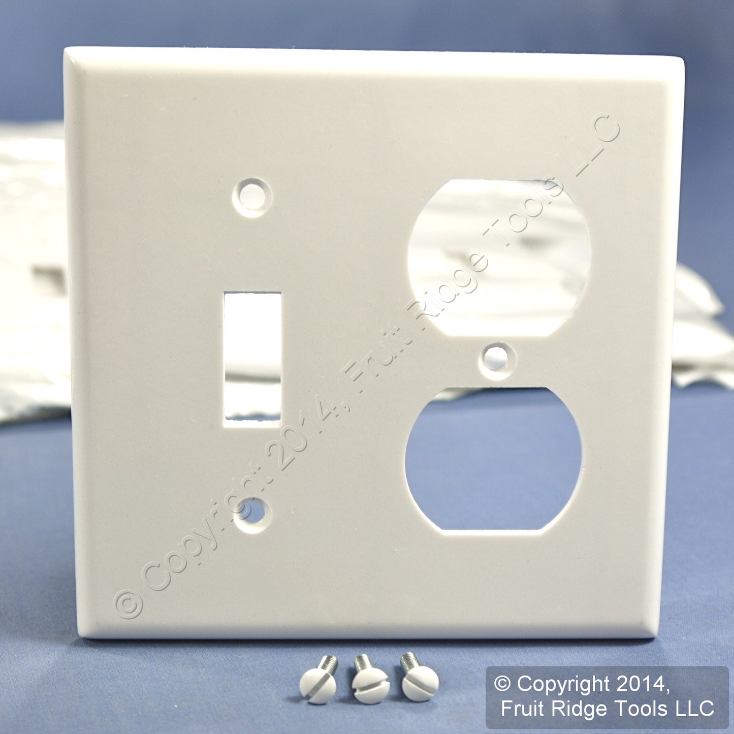 50 Leviton White Residential 2G Toggle Receptacle Outlet Cover Wallplates 88005