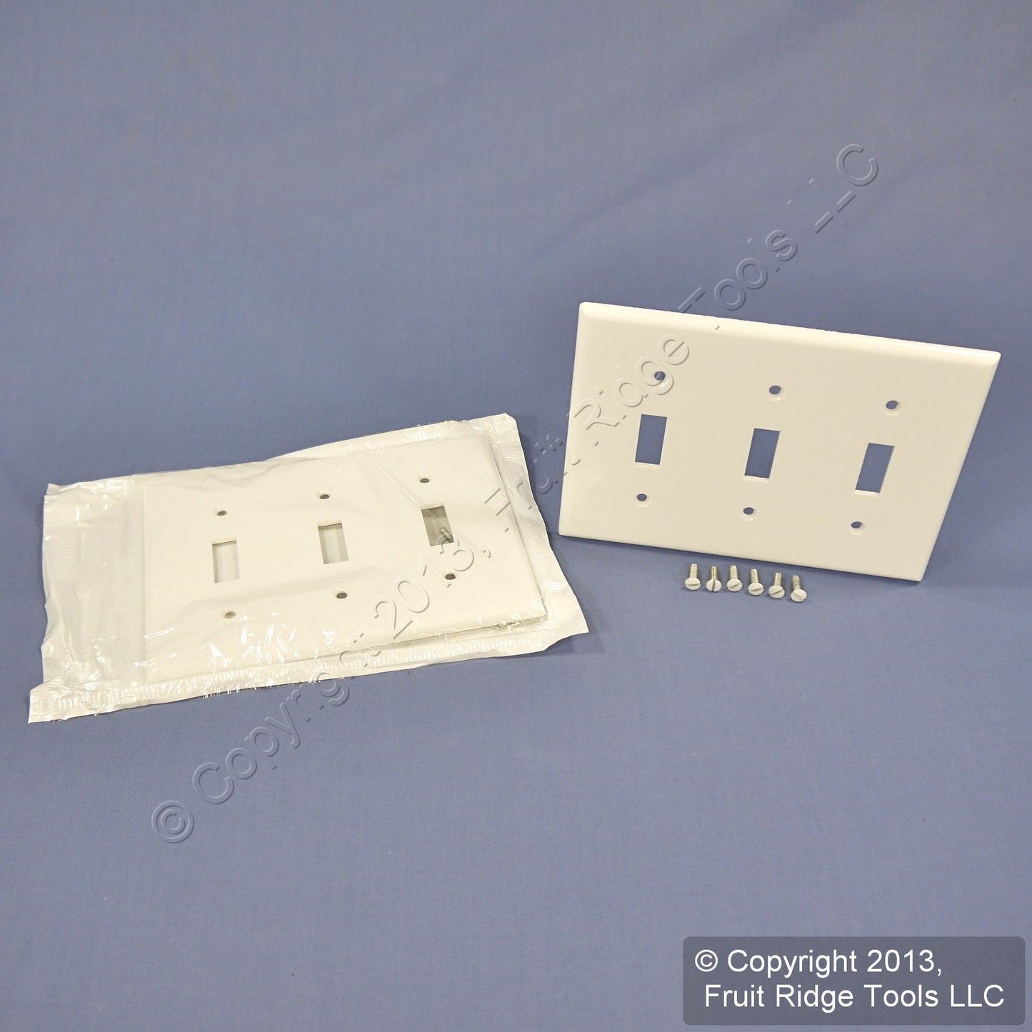 Leviton 88011 White 3-Gang Toggle Switch Standard Cover Thermoset Wallplate 2pcs