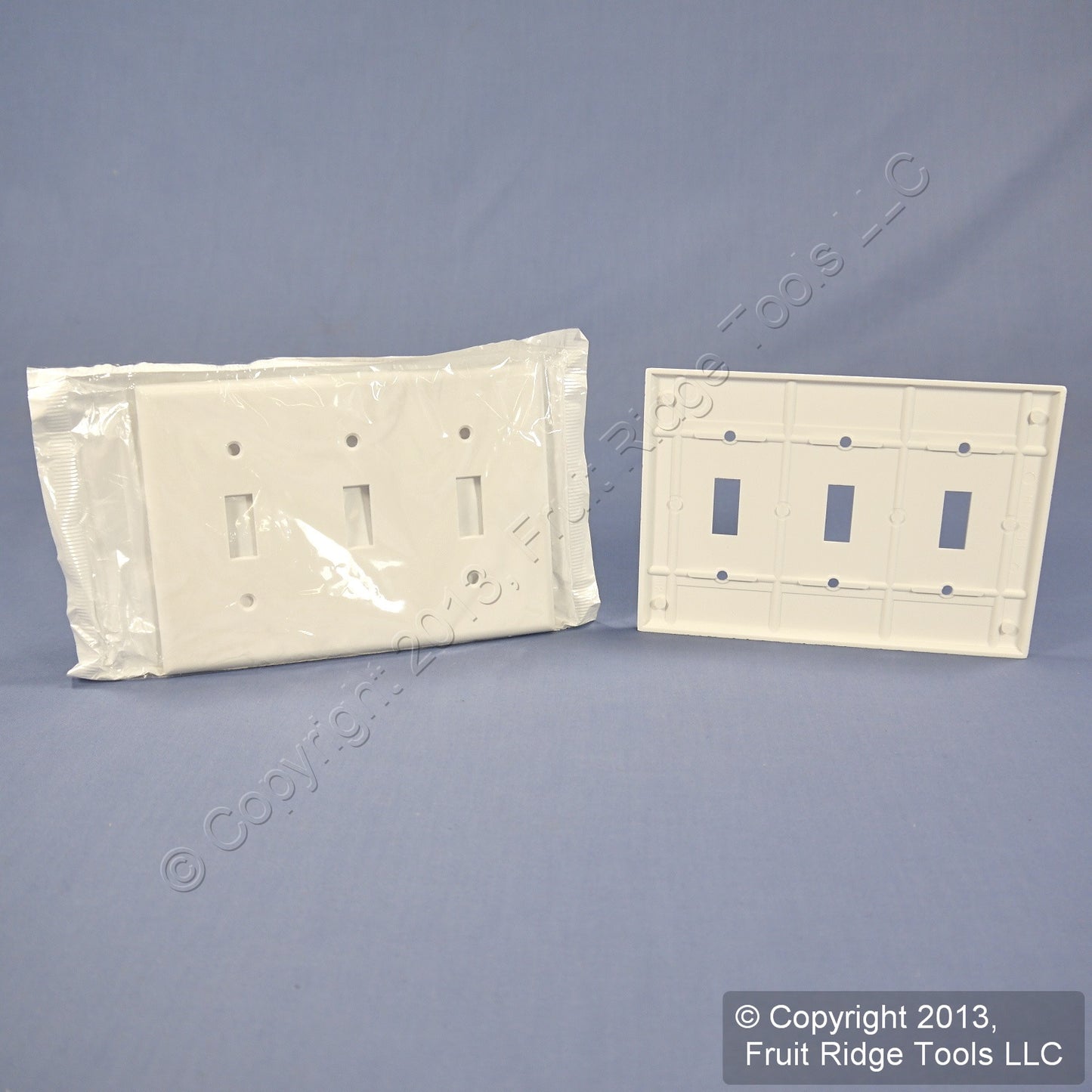 Leviton 88011 White 3-Gang Toggle Switch Standard Cover Thermoset Wallplate 2pcs