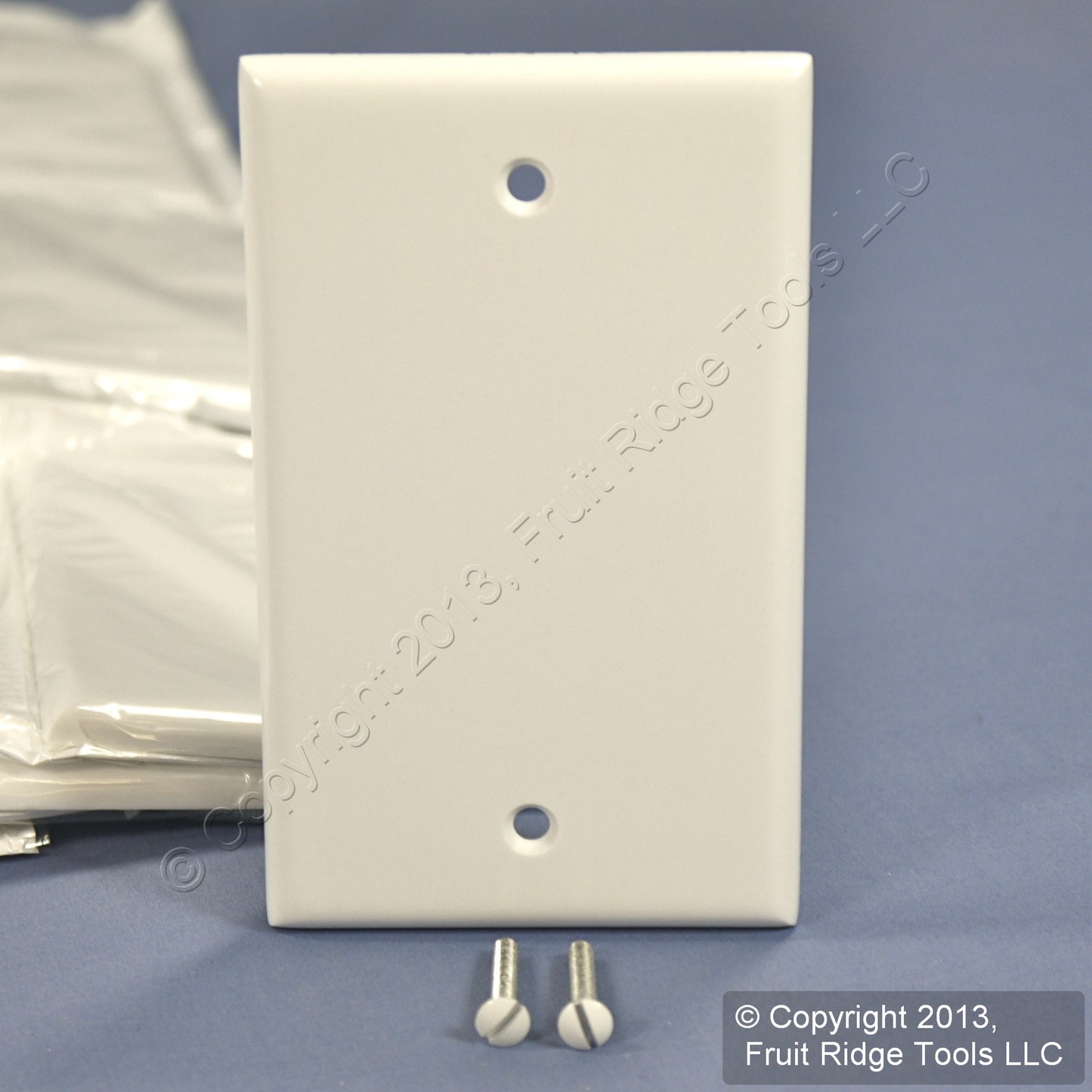 Leviton 88014 White 1-Gang Blank Plastic Standard Wallplate Cover Box Mount 25pc