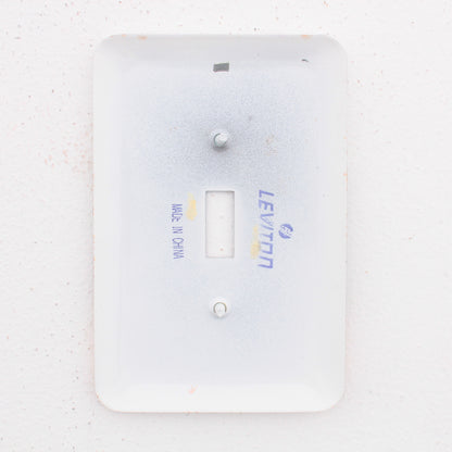 Leviton 1-Gang 89001-LIL Lilac Toggle Switch Metal Oversize Wallplate Cover