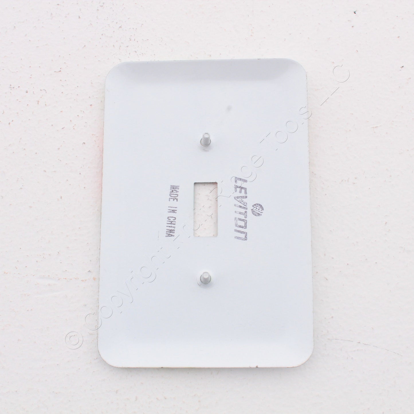Leviton 89001-SFL Sunflower 1-Gang Toggle Switch Metal Oversize Wallplate Cover