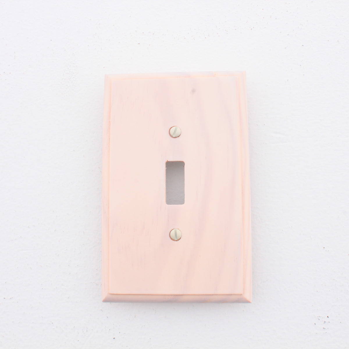 Leviton 89201-WWP Whitewashed Pine 1-Gang Toggle Wood Oversize Wallplate Cover