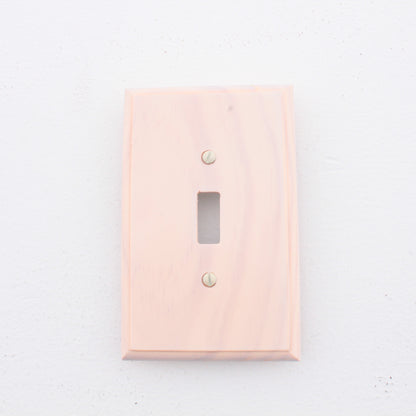 Leviton 89201-WWP Whitewashed Pine 1-Gang Toggle Wood Oversize Wallplate Cover