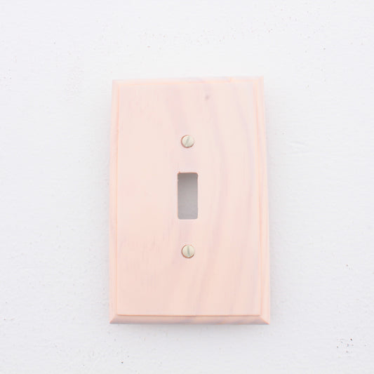 Leviton 89201-WWP Whitewashed Pine 1-Gang Toggle Wood Oversize Wallplate Cover