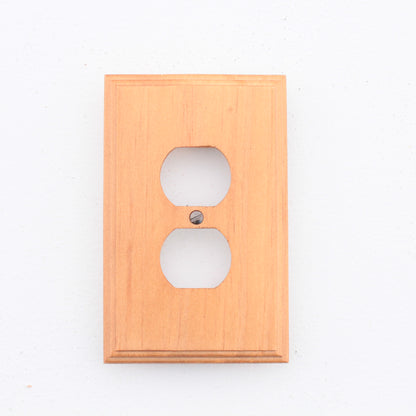 Leviton 89203-POK Pine Wood w/ Golden Oak Stain Outlet Receptacle Wallplate 50pc