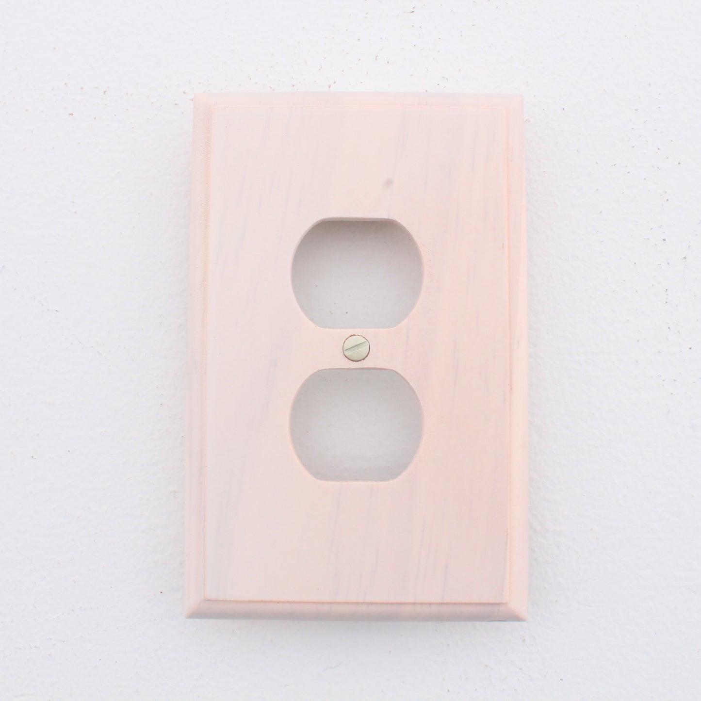 Leviton 89203-WWP White Cream Wood 1-Gang Wallplate Duplex Outlet Covers 50-Pack