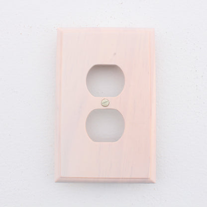Leviton 89203-WWP White Wash Wood 1-Gang Receptacle Duplex Outlet Covers 10-Pack