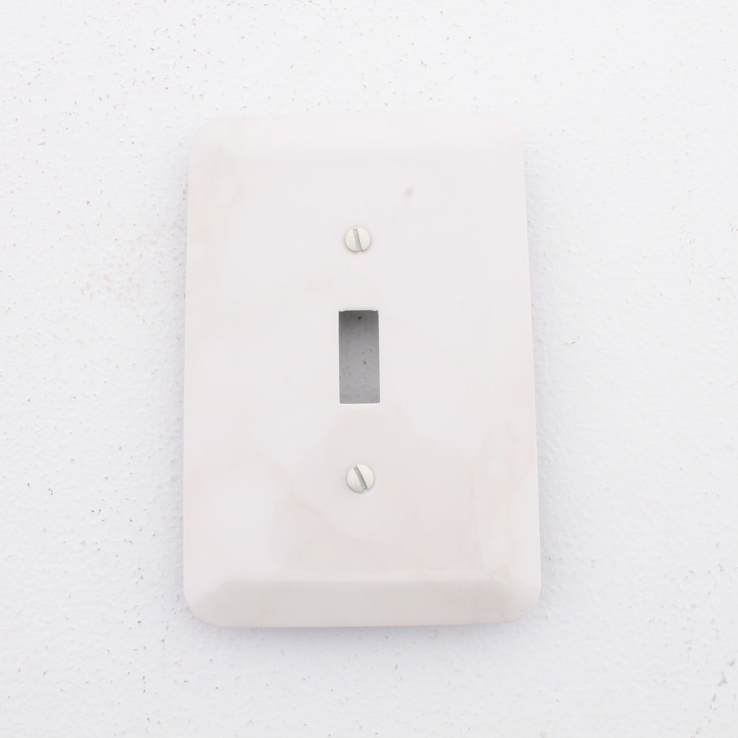 Leviton 89301-IML Ivory Marble 1-Gang Toggle Switch Metal Oversize Wallplate