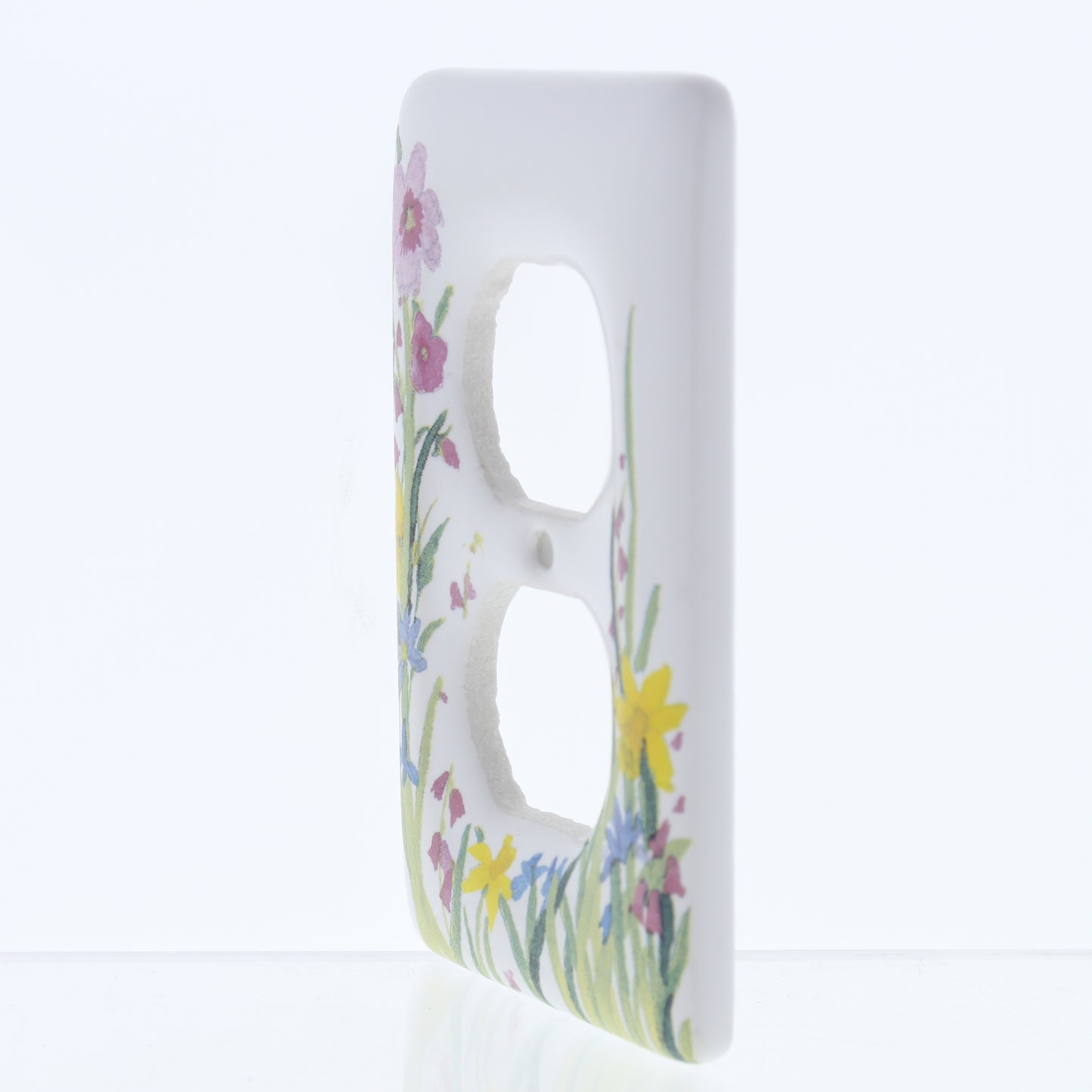 Leviton Porcelain Decorative Wildflower 1-Gang Wallplate Duplex Outlet Cover