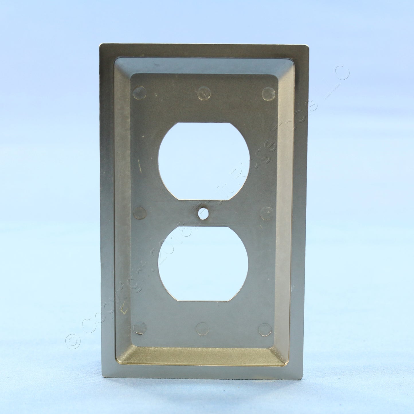 Leviton 89603-STC Brushed Chrome 1-Gang Duplex Metal Oversize Wallplate Cover