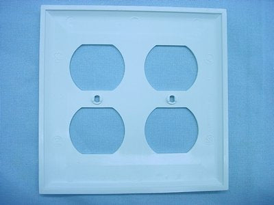 GE 2-Gang White Unbreakable Duplex Outlet Receptacle Wallplates w/o Screws 750pk